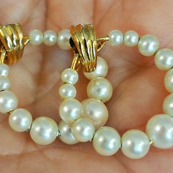 #Vintage Faux Pearl & Gold Tone Circle Pierced Earrings 1" - Picture 4 of 5